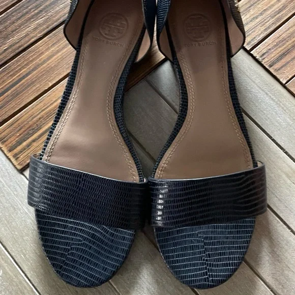 Tory Burch Women's Tan and Black Flats - Picture 6 of 8